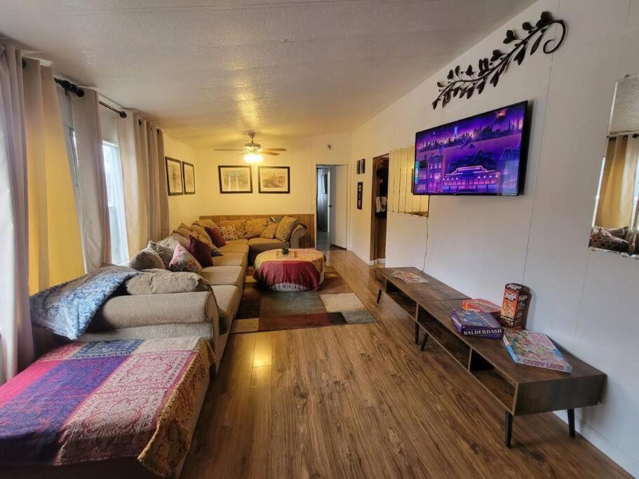 Campground At Sequoia Mountain Farms - Bring Your Own Tent Or Rv - No Bedrooms Or Beds Provided Miramonte Exteriör bild